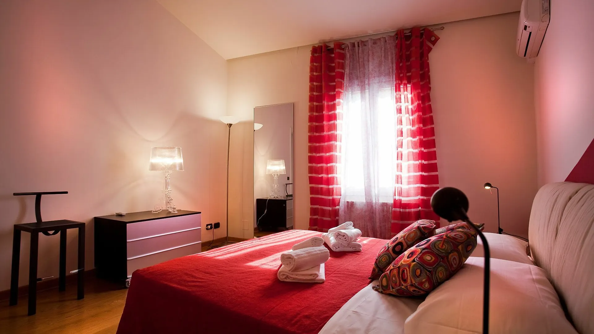 Verona For Rent Red Theater