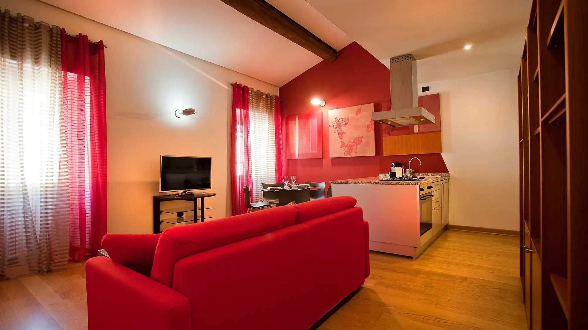 Apartment Verona For Rent Red Theater